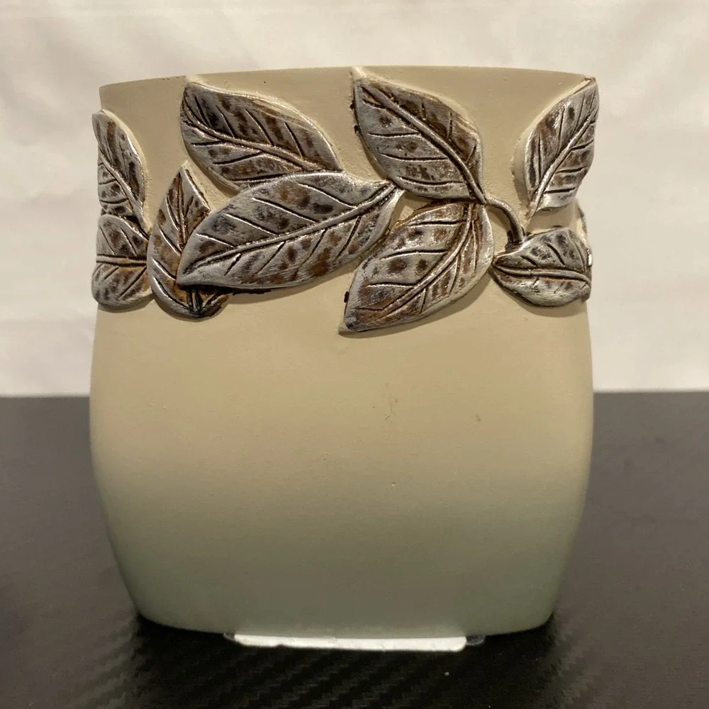 Mainstays Silver‎ Leaves Toothbrush Holder, Gray, Silver
